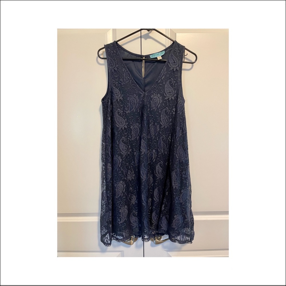 dina be lace dress - size S